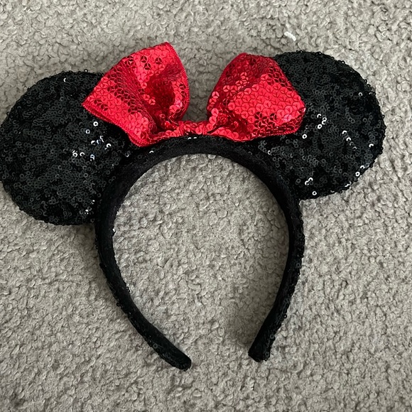Minnie Mouse ears in black and red sequins - Picture 1 of 2